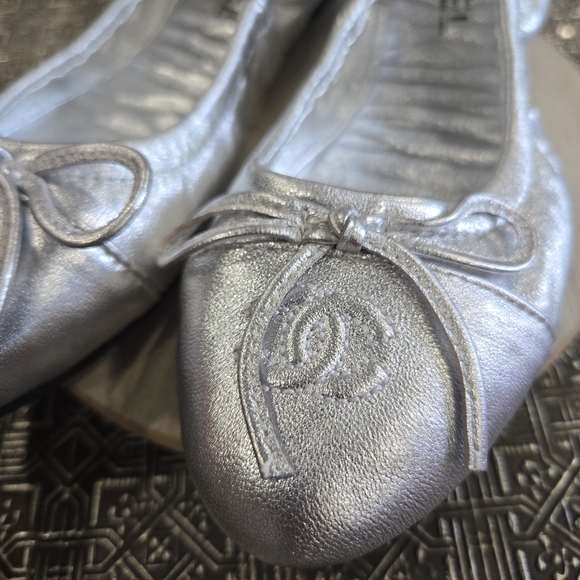🐢 Chanel Silver Cap toe ballet flats. Size 38 - Picture 1 of 17